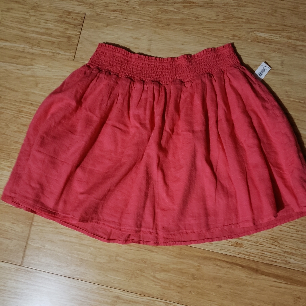 Coral/Melon colored Old Navy skirt